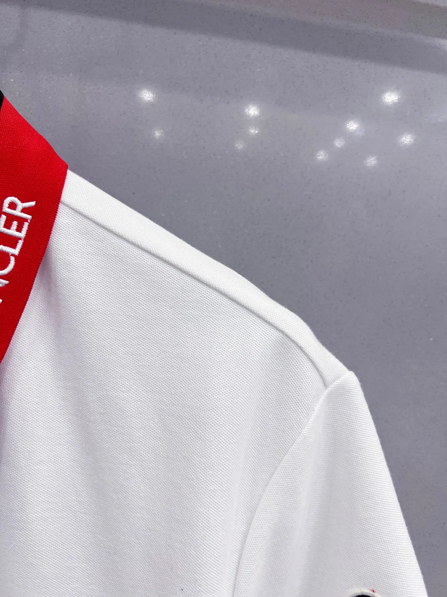 MONCLER New Arrival logo polo ： ， ， Breathable 。 ， ， ， Wear-Resistant ， 。 ： 。 ， logo ， ， Classic logo ， ：m 302 ：Blue White Sizes：S M L XL